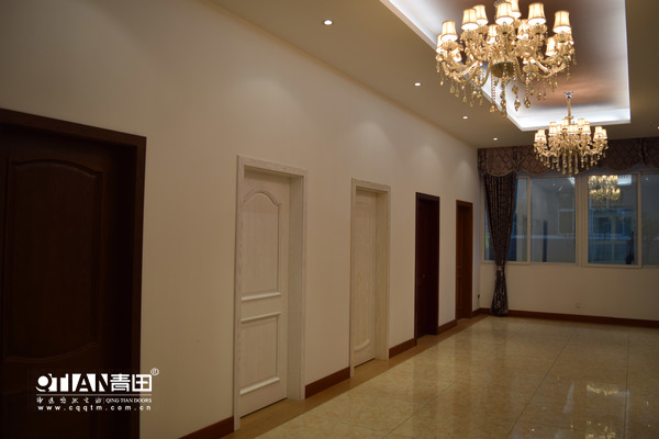 重庆青田木门为广大经销商和加盟商支招_吉德网 代理商和加盟商是企业的发展命脉之一,在重庆青田木门看来,重庆木门代理和重庆木门加盟是必须要引起重视的,当下的市场竞争越发激烈,大量企业的销售业绩都不可避免的开始下滑,而如何稳住自身所有的终端销售,同时开发新的加盟商和代理商是企业当前破除困境的关键。 重庆青田木门在此为广大经销商和加盟商支支招。 木门代理商要多参与木门厂家的培训课程等等,多与不同区域的代理商互动,交流经验。每个代理商都有自己的一套销售方式,集思广益,你会获得很多关于终端市场销售的技巧,另外厂家作为一个行业发展的中坚力量,他们能掌握更多的