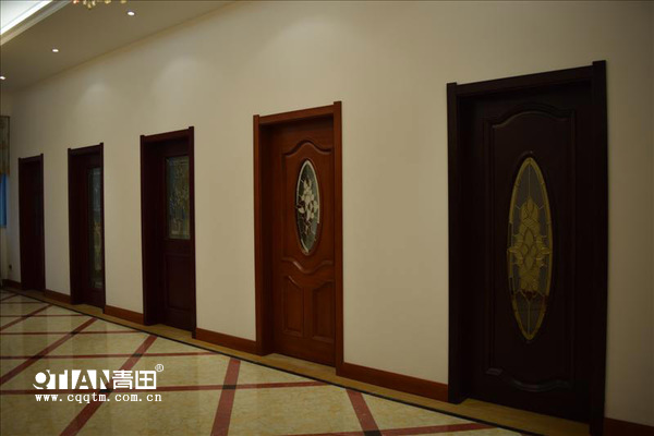 重庆青田木门公司追求卓越，规模生产，规范管理，以“质量成就品牌，诚信赢取友谊”为服务理念，
